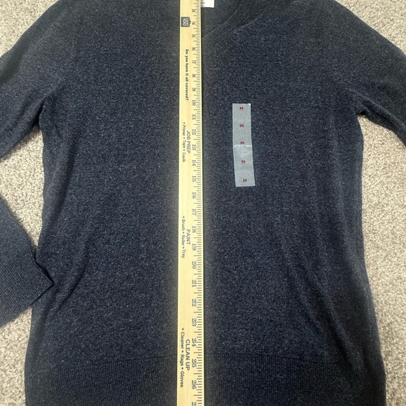 NWT men’s medium navy blue v neck old navy sweater - Picture 3 of 5